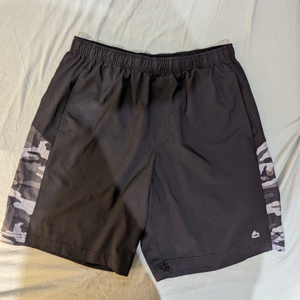 RBX performance shorts. Black and Camouflage. XL